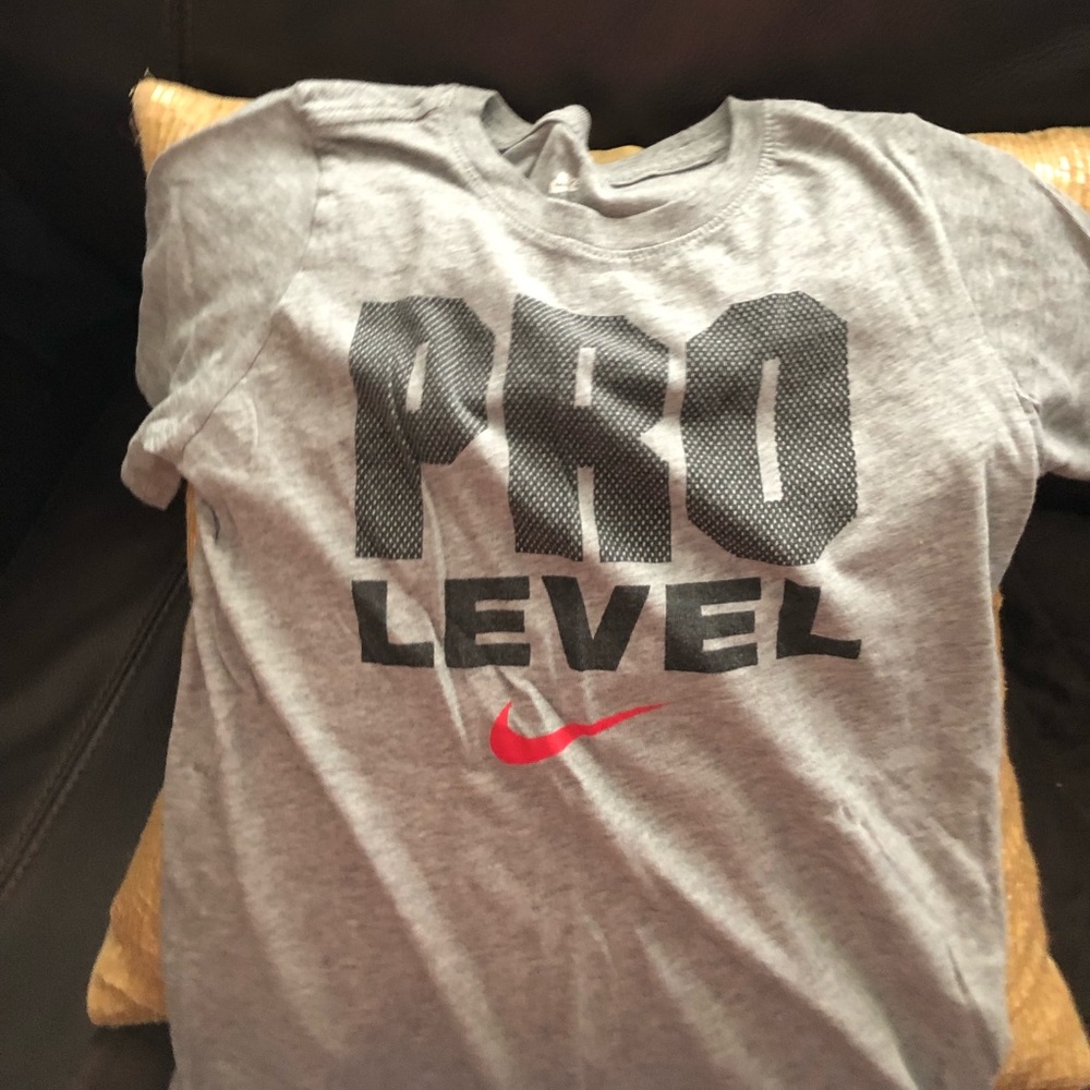 Tee shirt